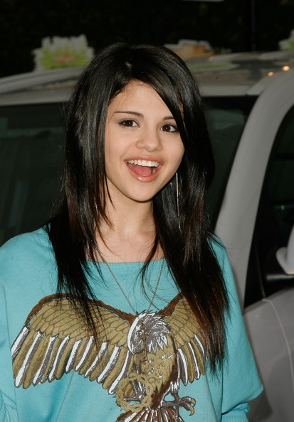 selena gomez hairstyles 2010. Selena Gomez#39;s Hairstyle